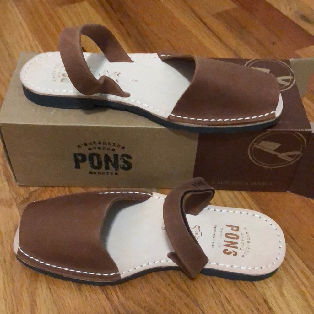 Never worn, brown PONS by Avarcas USA